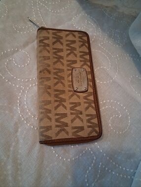 Michael Kors Signature MK Continental Wallet in Brown
